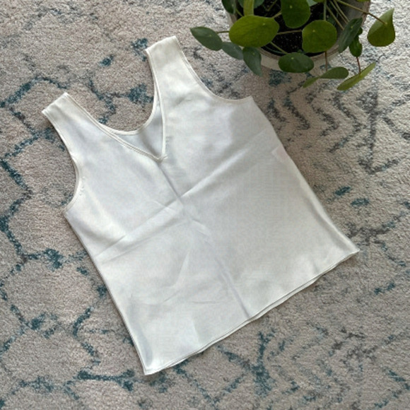 Vintage satiny sleeveless top - Patricia -  creamy white - M - Canadian made - Picture 1 of 3